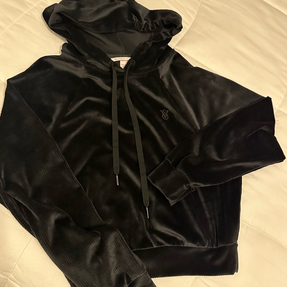 Victoria’s Secret cropped hoodie with drawstring- XS